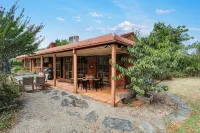The Link Mansfield - Family Friendly Home - Sleeps 11 - 4-Star