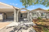 Exclusive Residence in Glendale - 4-Star