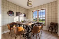 Luxury 5Br Estate: Bourbon Bar, Spa, Pool, 100" Cinema, 12 Mins to Bardstown