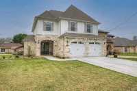 Stunning Luxury Home on Lake LBJ! - Wifi