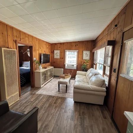 2 Bdrm Cozy Cottage #1  Close to Town Docks Lake Winnipesaukee - Meredith