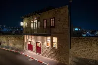 Roots Boutique Hotel Отели в г. 