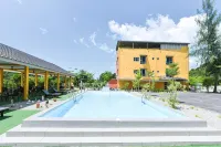 Mersing Pelangi Beach Resort - Pools
