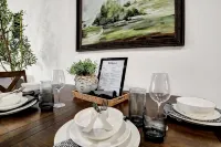 Unique Urban 1 Bedroom Flat, the Upper Plum