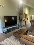 Charming 2-bedroom farmhouse in peaceful Joplin