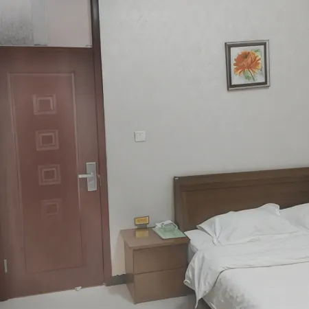 Shangdu Home Express Hotel (Luwang Residential Area)