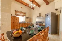 Centre Island - 5 bedrooms (sleeps 10+ 2 kids) Kercem village - 3-Star