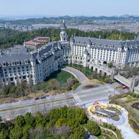 Yinrun Jinjiang Castle Hotel