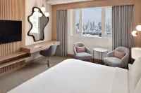 杜拜皇冠假日酒店 - 頂樓泳池