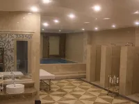 โรงแรมฮอลิเดย์ หลานยี่ โรงแรมในเข่อหลาน
