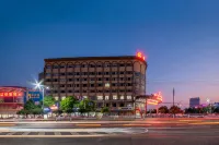 Taojiang Jinlong International Hotel - Parking
