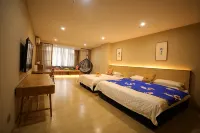Sheyi Tea Culture Boutique Hotel (Hohhot Dazhaosi Branch) - Family