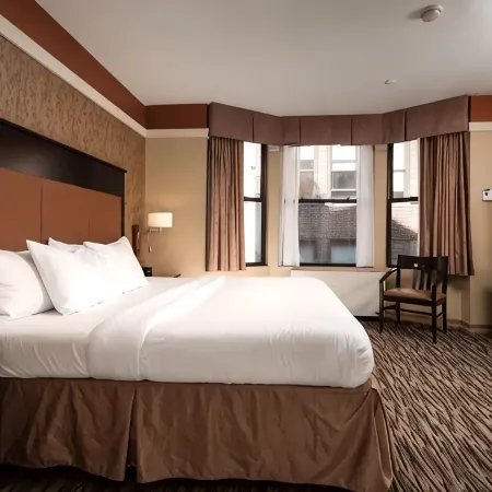 The Hotel at Fifth Avenue Отели рядом с достопримечательностью «Манхэттен»