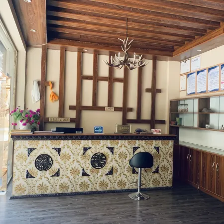Lianganzirongdajiudian