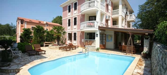 Apartments and Rooms Degra Hotels in Umag