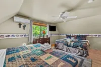 Lakehouse w/ Kayaks, MiniGolf, Sauna, HotTub, Swings and playground for Kids! - Alppimaja