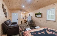 Seneca Hideaway/Rustic Hunter’s cabin/Hot Tub - Alppimaja