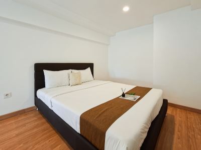 Affordable Price Studio Loft at Kingland Avenue Apartment By Travelio