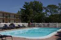 Kirkwood Inn - parking