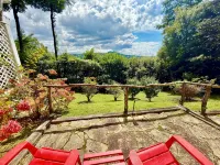 Stunning Mountain view from in-town location. Walk to town!!