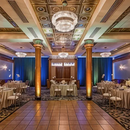 The Ashton Hotel | Downtown Fort Worth, TX Hotel Отели рядом с достопримечательностью «Концертный зал "басс"»