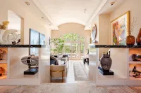 Resort-Like Villa, 50' Infinity Edge Pool, Garden, Peaceful, Luxurious - Villas