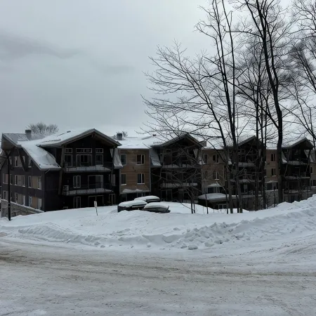 Ski-in Penthouse Condo at the base of Mont-Ste-Anne