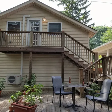 Walk to Everything! Large studio with hot tub in Black Mountain