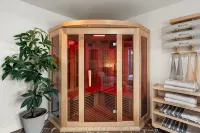 Stylish 3B 2B house with Yoga room, sauna, hot tub, pool, & patio-sleeps 9 - Private Pools