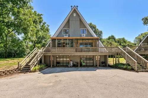 Cozy 2 bedroom 1.5 bath Lake House Cabin
