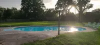 4 bedroom, 1 acre, pool, 4 min to hospital & medical - Pools