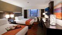 Holiday Inn HOUSTON S - NRG AREA - MED CTR by IHG - ที่มีสระว่ายน้ำ