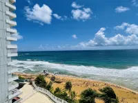 Beachfront Condo with Amaing Ocean View. Walk to Beaches & Restaurants