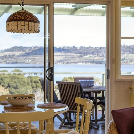 Olive's Cottage and Gardens - Mesmerising Views