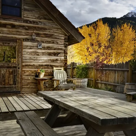 Cozy, Rustic Cabins near Chico Hot Springs & only 35 mins to YELLOWSTONE PARK!!
