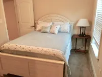 4Br/2Ba Beachview home, delightful ocean view, sandy beaches, 7 beds (sleeps 13) - balcony