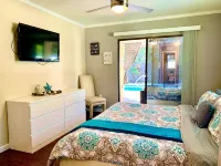 Perfect Home Away, Modern Amenities, Salt Heated Pool ~ Close to S. Venice Beach