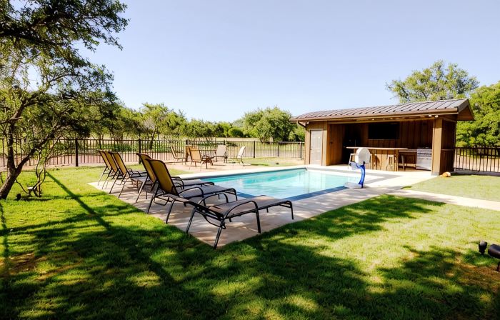 Spacious 5-bedroom house with a private pool on the golf course.