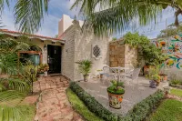 Private Colonial Boutique House with a Cool Pool in the Heart of Downtown Cancun