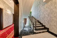 Mari Hotel - parking