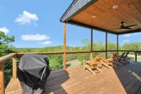 Brand New! Lofted Lookout - gorgeous views near Turner Falls