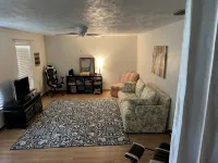 3 miles to Daytona Beach Family size home