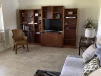 beautiful home on a 3 acre lake with security Hotels in Clewiston
