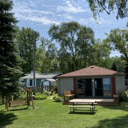 Beachfront Bungalow Retreat on Lake Huron3