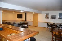 Beautiful Spacious Home - Near Fergus High School - Homestays