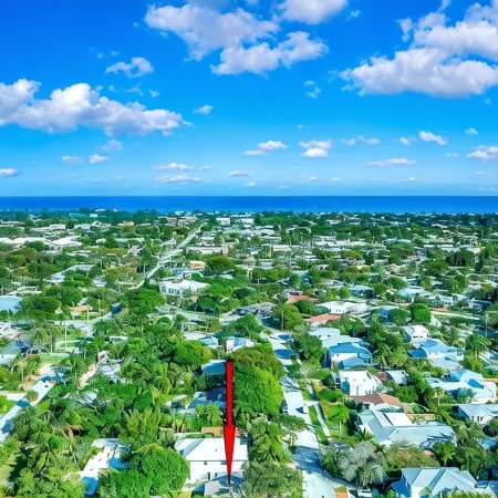 2 BD Historic Delray Beach Cottage walk to the Ave