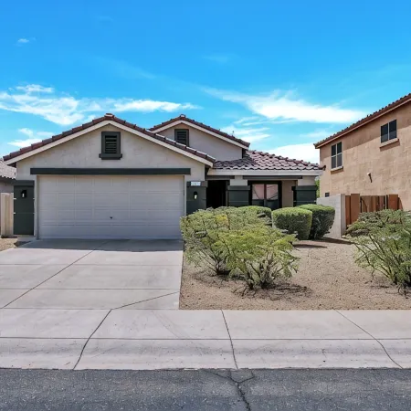 MUST SEE! Large 3-Bedroom Home in Downtown Gilbert