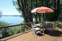 Waterfront Vashon Home with Amazing View