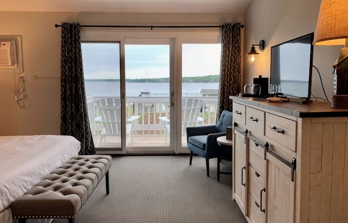 Smuggler's Cove Inn