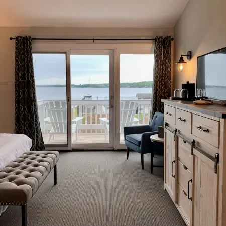 Smuggler's Cove Inn